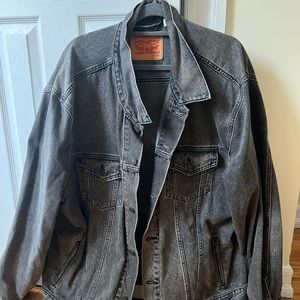 Vintage Levi’s denim charcoal jacket